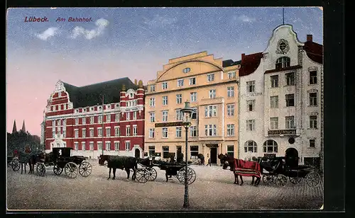AK Lübeck, Hotel International & Viktoria am Bahnhof mit Pferdewägen