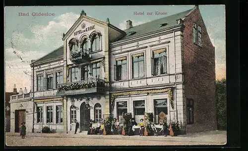 AK Bad Oldesloe, Hotel zur Krone, Strassenansicht