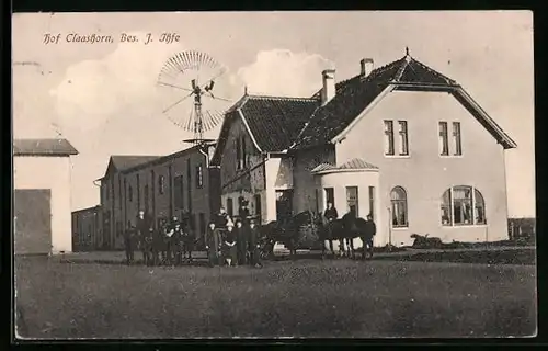 AK Bad Bramstedt, Hof Claashorn J. Ihfe, mit Pferdefuhrwerk und Reiter