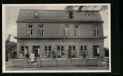 AK Bad Bramstedt, Restaurant Stadt Hamburg Ad. Theden, mit Personal und Gästen