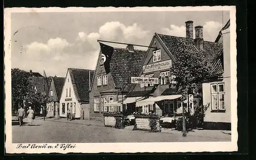 AK Bad Arnis /Schlei, Strassenpartie mit Gasthaus-Pension Schifferhaus