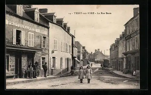 AK Tessy-sur-Vire, La Rue Basse
