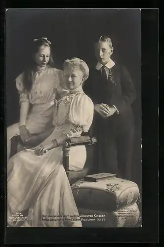 AK Kaiserin Auguste Victoria mit Prinz Joachim und Prinzessin Victoria Luise
