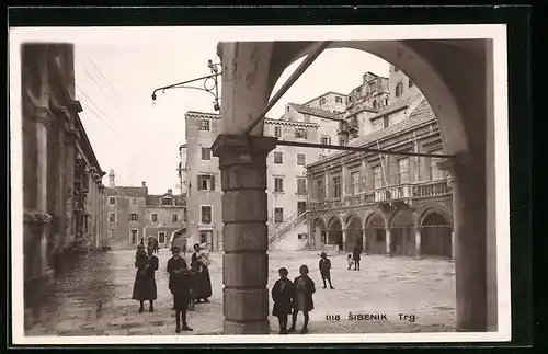 AK Sibenik Trg, Kinder auf dem Stadtplatz