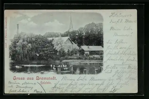 Mondschein-AK Bramstedt i. Holstein, die Kirche vom Teichufer gesehen