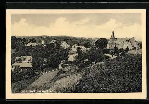 AK Ruhrberg i. Eifel, Blick zur Kirche im Ort