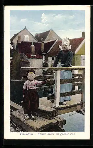AK Volendam, Kleine broer en groote zus, Kinder in niederländischen Trachten
