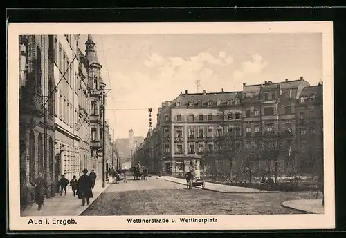 AK Aue i. Erzgeb., Wettinerplatz und Wettinerstrasse mit Litfasssäule