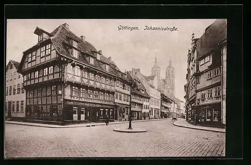 AK Göttingen, Johannisstrasse mit Kirche