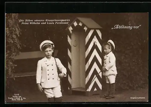 AK Prinz Wilhelm und Prinz Louis Ferdinand spielen gemeinsam Ablösung vor