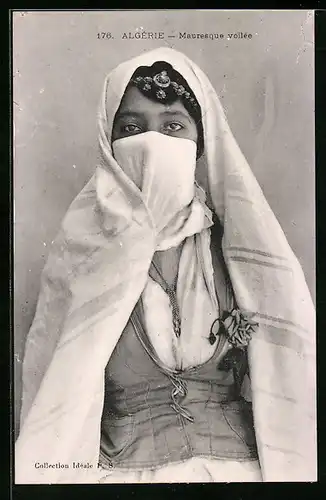 AK Algérie, Mauresque voilée, arabische Volkstypen