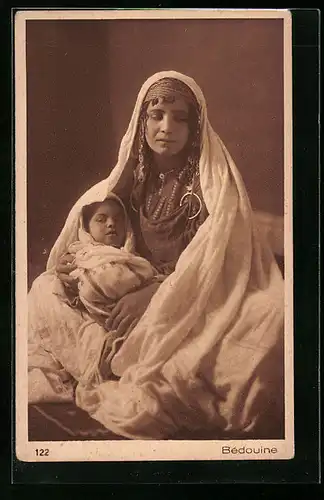 AK Beduinin mit ihrem Kind, arabische Volkstypen