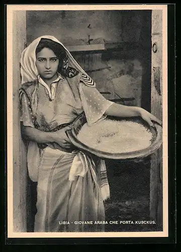 AK Libia, Junge Araberin mit Kousckus, arabische Volkstypen