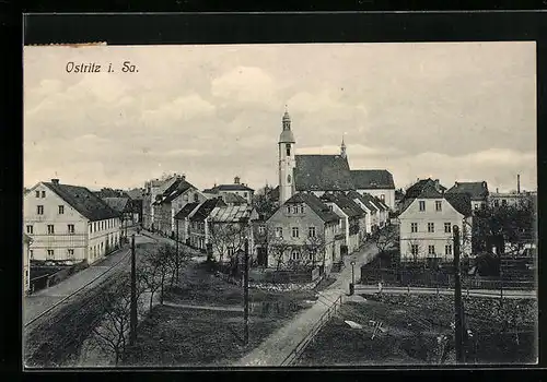 AK Ostritz /Sa., Teilansicht mit Strassengabelung und Kirche aus der Vogelschau