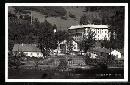 AK Freiland an der Traisen, Ortspartie vom Wasser aus gesehen