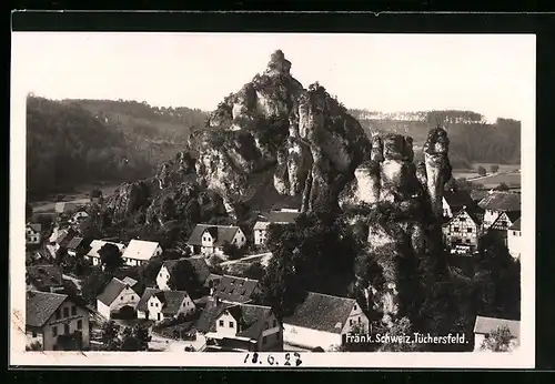 AK Tüchersfeld / Fränk. Schweiz, Ortspartie mit Felsformation