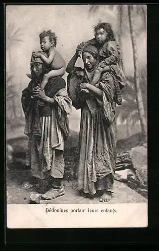 AK Bédouines portant leurs enfants, arabische Volkstypen