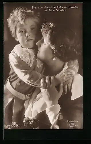 AK Prinzessin August Wilhelm mit ihrem kleinen Sohn