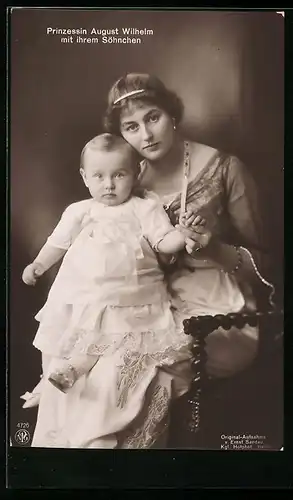 AK Prinzessin August Wilhelm von Preussen mit Sohn als Baby