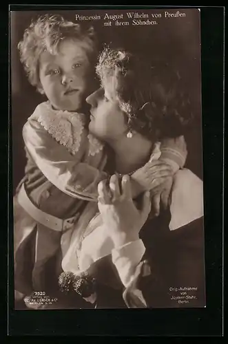 AK Prinzessin August Wilhelm von Preussen mit ihrem kleinen Sohn