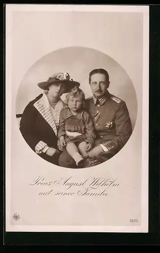 AK Prinz August Wilhelm von Preussen mit Frau und Sohn