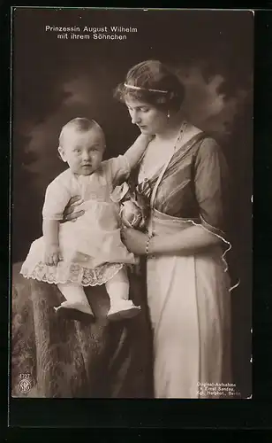 AK Prinzessin August Wilhelm von Preussen mit Sohn als Kleinkind