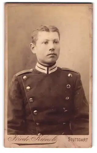 Fotografie Friedr. Kienzle, Stuttgart, junger Chevauleger in Gardeuniform