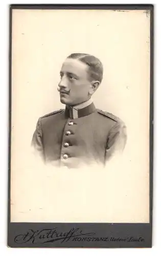 Fotografie A. Kuttruff, Konstanz, Einjährig-Freiwilliger Uffz. in Uniform