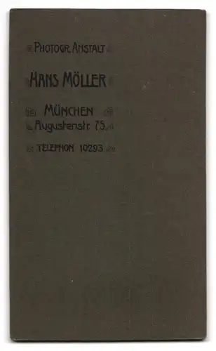 Fotografie Hans Möller, München, junger Einjährig-Freiwilliger in Uniform mit Brille