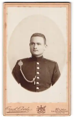 Fotografie Ernst Eberle, Ulm, Soldat in Uniform mit Schützenschnur