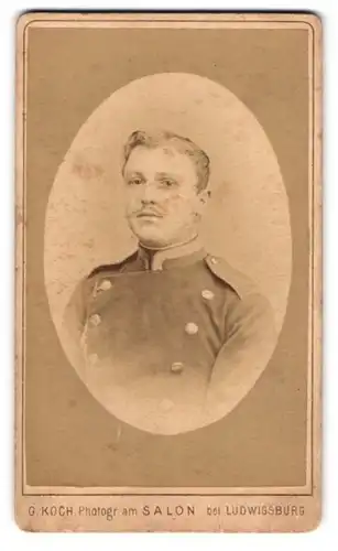 Fotografie G. Koch, Ludwigsburg, Einjährig-Freiwilliger Chevauleger Uffz. in Uniform