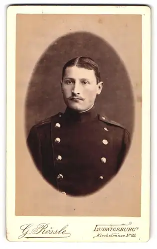 Fotografie G. Rössle. Ludwigsburg, junger Chevauleger in Uniform Rgt. 121