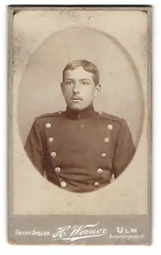 Fotografie H. Werner, Ulm, junger Chevauleger in Uniform