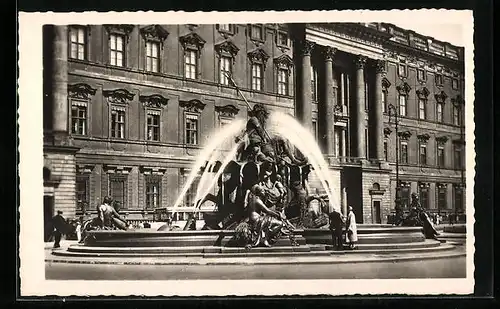 AK Berlin, Blick auf den Schlossbrunnen