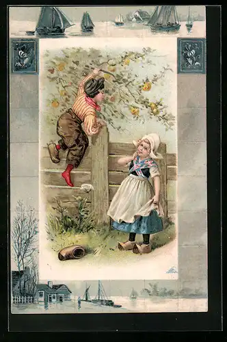 AK Junge pflückt für ein Mädchen Äpfel