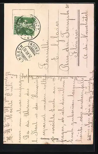 AK Junge mit zwei Blumensträussen