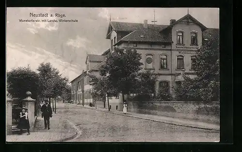 AK Neustadt a. Rbge., Wunstorferstrasse mit Landw. Winterschule