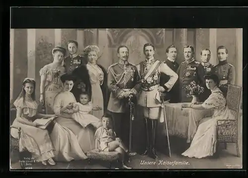 AK Die Kaiserfamilie, Gruppenfoto