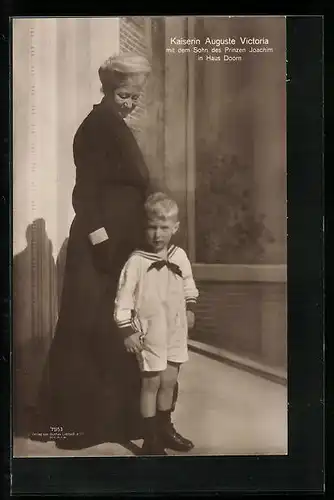 AK Kaiserin Auguste Victoria mit dem Sohn des Prinzen Joachim in Haus Doorn