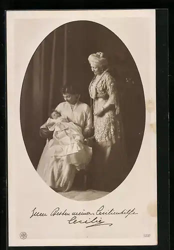 AK Kaiserin Auguste Victoria und Kronprinzessin Cecilie mit einem Baby