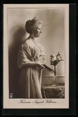 AK Kaiserin Auguste Victoria mit einer Krone