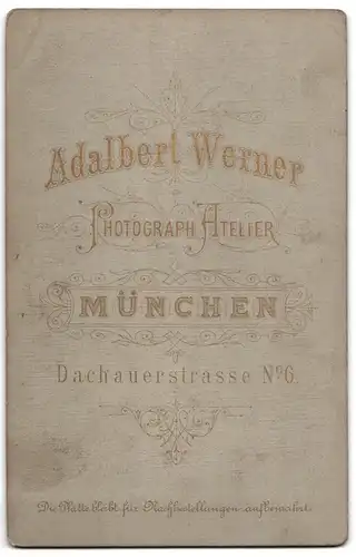 Fotografie Adalbert Werner, München, bayrisches Brautpaar im schwarzen Hochzeitskleid und Anzug