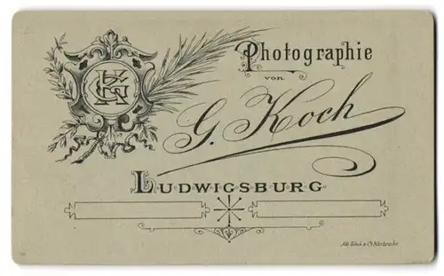 Fotografie G. Koch, Ludwigsburg, Monogramm des Fotografen im WAppenschild