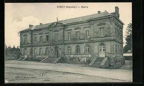 AK Percy, Mairie