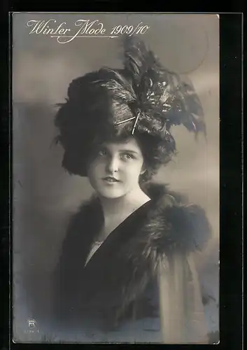 AK Winter Mode 1909 /10, Dame mit Pelzkragen und Hut