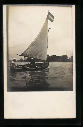 Foto-AK Paar auf einem Segelboot