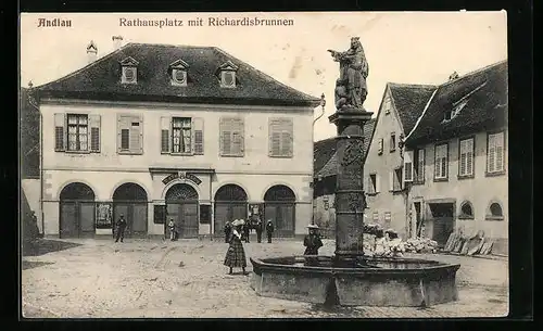 AK Andlau, Rathausplatz mit Richardisbrunnen