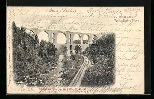 AK Plauen i. Vogtl. Schweiz, Flusspartie mit Elsterthalbrücke im Elsterthal