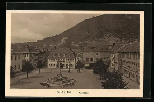 AK Suhl i. Thür., Marktplatz mit Brunnen