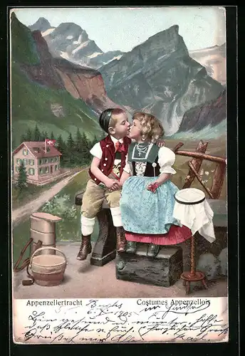 AK Niedlicher Kinderpaar in Appenzeller Tracht vor einer Gebirgskulisse